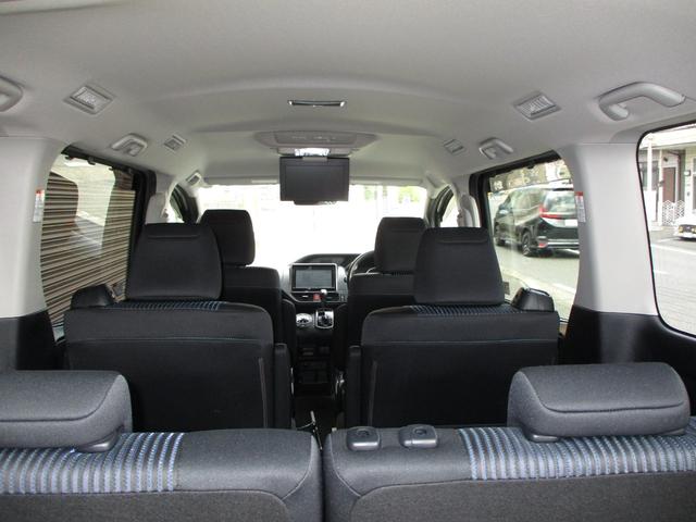 ヴォクシー ＺＳ　ワンオーナー　純正９インチＳＤナビ　フルセグＴＶ　ブルートゥース　ＤＶＤ再生　ＥＴＣ　バックカメラ　フリップダウンモニター　リモコンエンジンスターター　両側パワースライドドア　１６インチアルミホイール（17枚目）