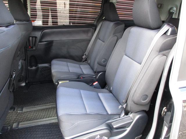 ヴォクシー ＺＳ　ワンオーナー　純正９インチＳＤナビ　フルセグＴＶ　ブルートゥース　ＤＶＤ再生　ＥＴＣ　バックカメラ　フリップダウンモニター　リモコンエンジンスターター　両側パワースライドドア　１６インチアルミホイール（46枚目）