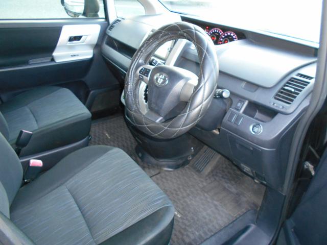 ノア Ｓｉ　純正エアロ　ＨＩＤ　フォグランプ　ＯＰクリアテール　純正ナビ　地デジ　バックカメラ　両側電動スライドドア　スマートキー　社外アルミ（15枚目）