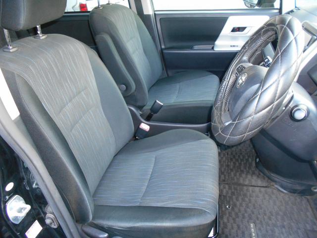 ノア Ｓｉ　純正エアロ　ＨＩＤ　フォグランプ　ＯＰクリアテール　純正ナビ　地デジ　バックカメラ　両側電動スライドドア　スマートキー　社外アルミ（16枚目）