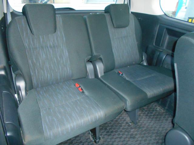 ノア Ｓｉ　純正エアロ　ＨＩＤ　フォグランプ　ＯＰクリアテール　純正ナビ　地デジ　バックカメラ　両側電動スライドドア　スマートキー　社外アルミ（25枚目）