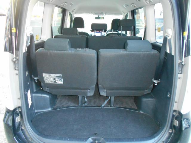 ノア Ｓｉ　純正エアロ　ＨＩＤ　フォグランプ　ＯＰクリアテール　純正ナビ　地デジ　バックカメラ　両側電動スライドドア　スマートキー　社外アルミ（26枚目）