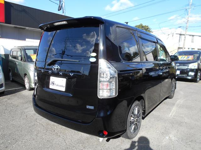 ヴォクシー Ｘ　Ｌエディション　後期型　純正ナビ　地デジ　バックカメラ　両側電動スライドドア　ブラック内装　スマートキー（8枚目）