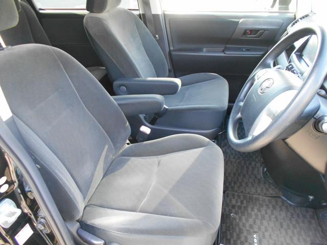 ヴォクシー Ｘ　Ｌエディション　後期型　純正ナビ　地デジ　バックカメラ　両側電動スライドドア　ブラック内装　スマートキー（17枚目）