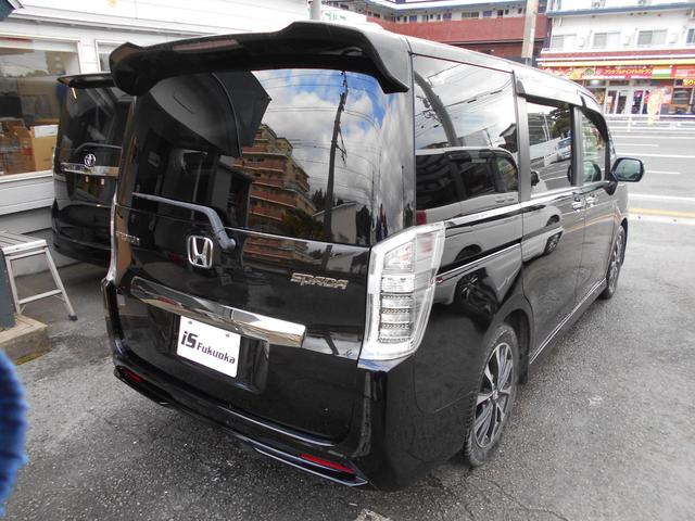 ステップワゴンスパーダ Z クールスピリット 純正エアロ 専用AW 純正9インチナビ 地デジ バックカメラ 後席用モニター 両側電動スライドドア ハーフレザーシート スマートキー キャプテンシート7人乗り(8枚目)