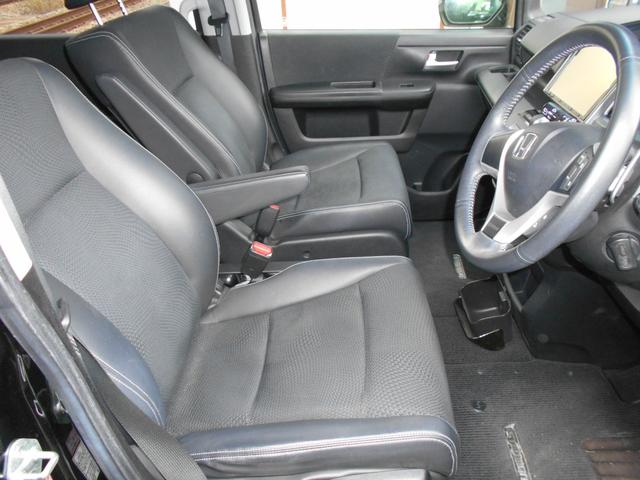 ステップワゴンスパーダ Z クールスピリット 純正エアロ 専用AW 純正9インチナビ 地デジ バックカメラ 後席用モニター 両側電動スライドドア ハーフレザーシート スマートキー キャプテンシート7人乗り(16枚目)