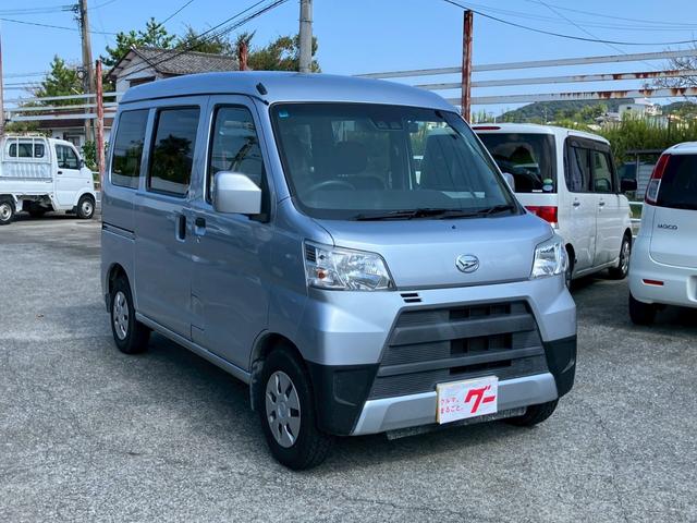 ハイゼットカーゴ クルーズＳＡＩＩＩ　スマートアシスト　メモリーナビ　ワンセグＴＶ　ＣＤ　前後ドライブレコーダー　キーレス　ＥＴＣ　アイドリングストップ　セキュリティアラーム　プライバシーガラス　両側スライドドア　ハイルーフ（4枚目）