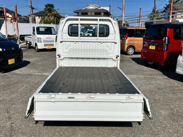キャリイトラック KCエアコン・パワステ 4WD オートマ エアコン パワステ 3方開 荷台ゴムマット FM/AMラジオ ヘッドライトレベライザー 車検R9年12月22日まで(14枚目)