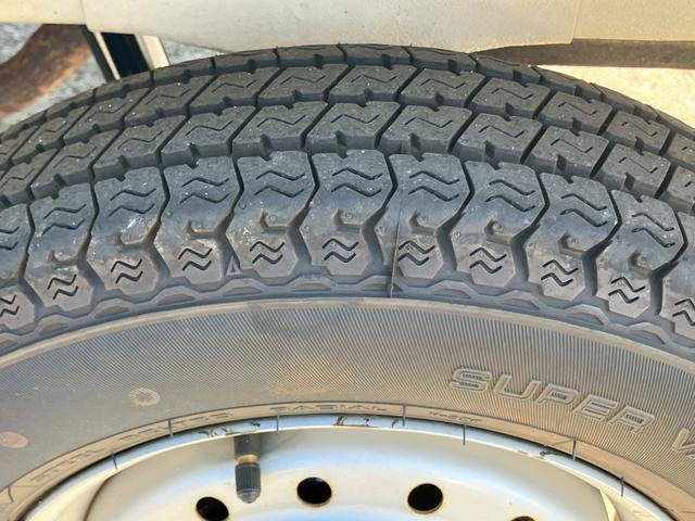 キャリイトラック KCエアコン・パワステ 4WD オートマ エアコン パワステ 3方開 荷台ゴムマット FM/AMラジオ ヘッドライトレベライザー 車検R9年12月22日まで(16枚目)