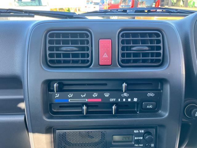 キャリイトラック KCエアコン・パワステ 4WD オートマ エアコン パワステ 3方開 荷台ゴムマット FM/AMラジオ ヘッドライトレベライザー 車検R9年12月22日まで(19枚目)