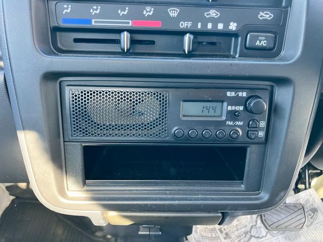 キャリイトラック KCエアコン・パワステ 4WD オートマ エアコン パワステ 3方開 荷台ゴムマット FM/AMラジオ ヘッドライトレベライザー 車検R9年12月22日まで(20枚目)