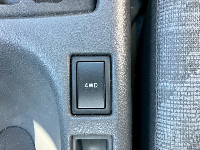 キャリイトラック KCエアコン・パワステ 4WD オートマ エアコン パワステ 3方開 荷台ゴムマット FM/AMラジオ ヘッドライトレベライザー 車検R9年12月22日まで(24枚目)