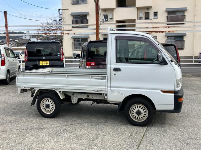 �̔��ȊO�ł��Ԍ��E�_���E��ʏC���E���h���E�p�i�̔��E�J�[�R�[�e�B���O�E�����ԕی��ȂǕ��L���s���āE�E�E