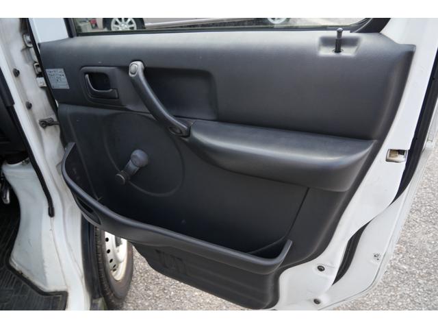 キャリイトラック ＫＣエアコン・パワステ　セレクト４ＷＤ車　エアコン　パワーステアリング　ラジオ　荷台マット　ライトレベル調節（15枚目）