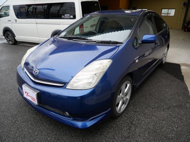 プリウス Ｓ　ナビ　バックモニター　スマートキー　プッシュスタート　ＥＴＣ　ＣＤ　ＭＤ　記録簿　電動格納ミラー　パワーウィンドウ　パワーステアリング（2枚目）