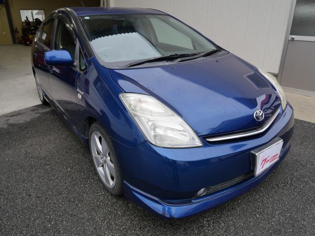 プリウス Ｓ　ナビ　バックモニター　スマートキー　プッシュスタート　ＥＴＣ　ＣＤ　ＭＤ　記録簿　電動格納ミラー　パワーウィンドウ　パワーステアリング（4枚目）