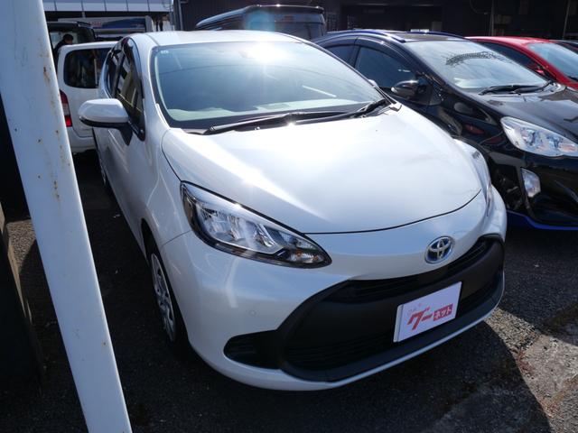 アクア Ｘ　スマートキー　プッシュスタート　ＥＴＣ　ディスプレイオーディオ　バックモニター　トラクションコントロール　パワーステアリング（4枚目）