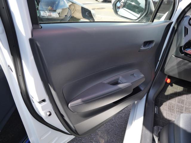 アクア Ｘ　スマートキー　プッシュスタート　ＥＴＣ　ディスプレイオーディオ　バックモニター　トラクションコントロール　パワーステアリング（13枚目）