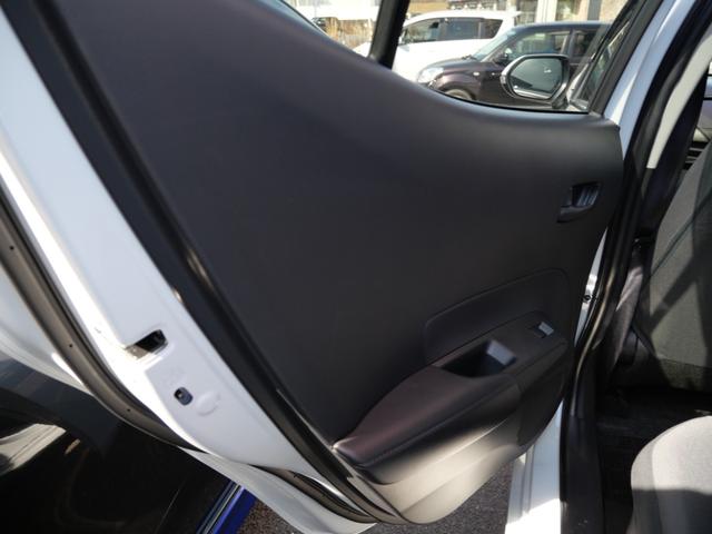 アクア Ｘ　スマートキー　プッシュスタート　ＥＴＣ　ディスプレイオーディオ　バックモニター　トラクションコントロール　パワーステアリング（14枚目）