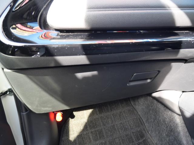 アクア Ｘ　スマートキー　プッシュスタート　ＥＴＣ　ディスプレイオーディオ　バックモニター　トラクションコントロール　パワーステアリング（18枚目）