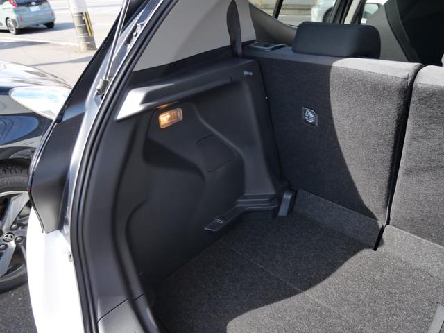 アクア Ｘ　スマートキー　プッシュスタート　ＥＴＣ　ディスプレイオーディオ　バックモニター　トラクションコントロール　パワーステアリング（32枚目）