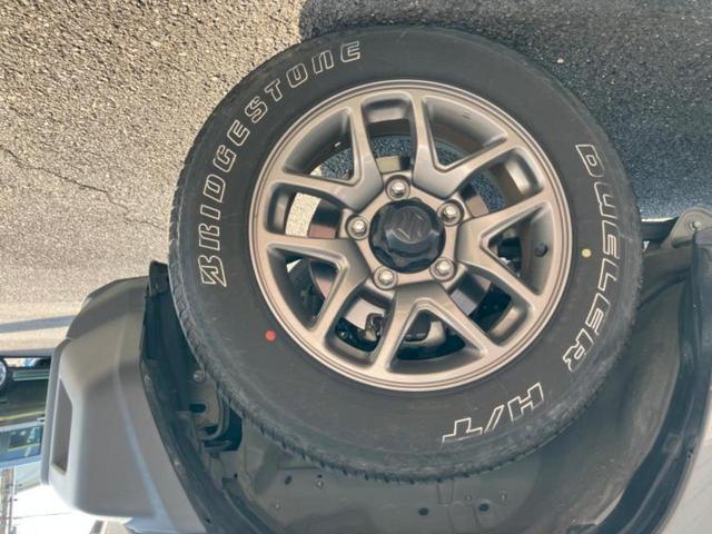 ジムニー ４ＷＤ　ＸＣ　新品タイヤ／保証書／ディスプレイオーディオ／シートヒーター／車線逸脱防止支援システム／ヘッドランプ　ＬＥＤ／Ｂｌｕｅｔｏｏｔｈ接続／ＥＴＣ／ＡＢＳ／横滑り防止装置／アイドリングストップ　ターボ　４ＷＤ（18枚目）