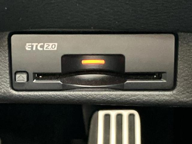 スカイライン ４００Ｒ　新品タイヤ／サンルーフ／ＢＯＳＥ／保証書／純正　ＳＤナビ／衝突安全装置／アラウンドビューモニター／車線逸脱防止支援システム／シート　合皮／パーキングアシスト　バックガイド　ターボ　衝突被害軽減システム（23枚目）