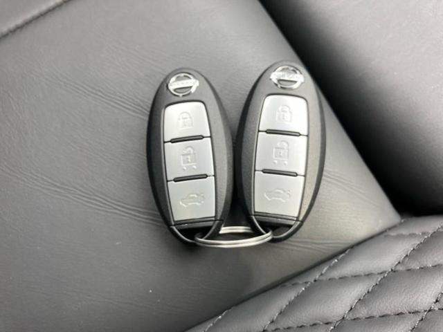 スカイライン ４００Ｒ　新品タイヤ／サンルーフ／ＢＯＳＥ／保証書／純正　ＳＤナビ／衝突安全装置／アラウンドビューモニター／車線逸脱防止支援システム／シート　合皮／パーキングアシスト　バックガイド　ターボ　衝突被害軽減システム（33枚目）