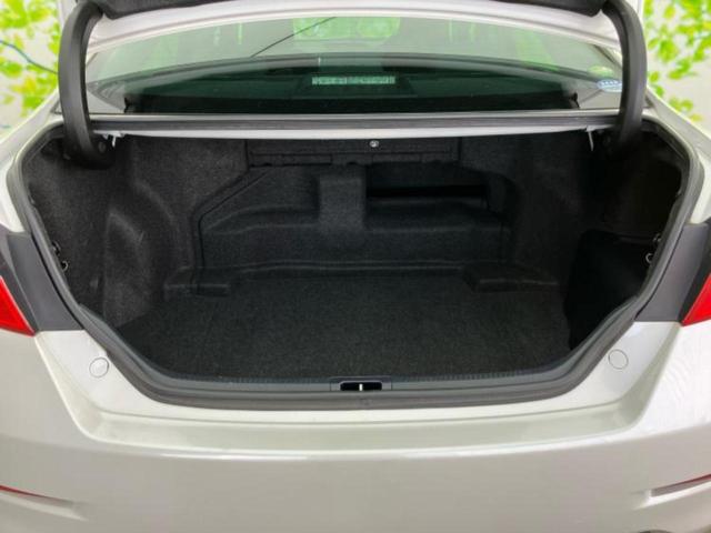 カムリ ハイブリッドＧパッケージ　新品タイヤ／保証書／純正　ＳＤナビ／ヘッドランプ　ＨＩＤ／Ｂｌｕｅｔｏｏｔｈ接続／ＥＴＣ／ＥＢＤ付ＡＢＳ／横滑り防止装置／アイドリングストップ／ワンセグＴＶ／エアバッグ　運転席／エアバッグ　助手席（8枚目）