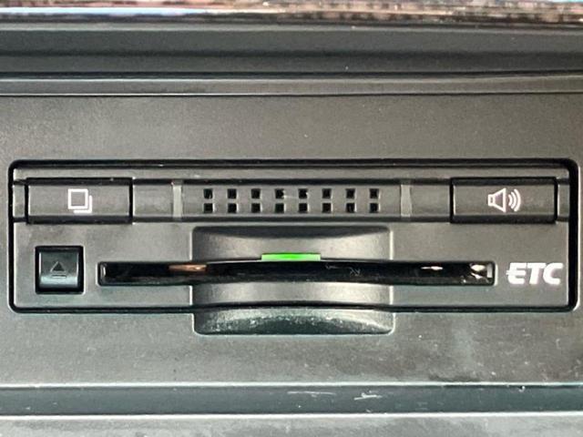 カムリ ハイブリッドＧパッケージ　新品タイヤ／保証書／純正　ＳＤナビ／ヘッドランプ　ＨＩＤ／Ｂｌｕｅｔｏｏｔｈ接続／ＥＴＣ／ＥＢＤ付ＡＢＳ／横滑り防止装置／アイドリングストップ／ワンセグＴＶ／エアバッグ　運転席／エアバッグ　助手席（23枚目）