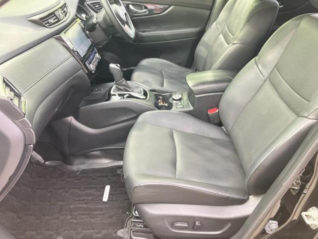 エクストレイル ４ＷＤ２０Ｘｉ　ＶセレクションエクストリーマーＸ　新品タイヤ／保証書／純正　９インチ　ＳＤナビ／インテリジェントルームミラー／衝突安全装置／シートヒーター　全席／全方位モニター／車線逸脱防止支援システム／シート　合皮／プロパイロット／電動バックドア（6枚目）