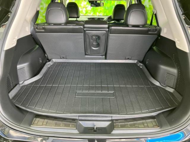 エクストレイル ４ＷＤ２０Ｘｉ　ＶセレクションエクストリーマーＸ　新品タイヤ／保証書／純正　９インチ　ＳＤナビ／インテリジェントルームミラー／衝突安全装置／シートヒーター　全席／全方位モニター／車線逸脱防止支援システム／シート　合皮／プロパイロット／電動バックドア（8枚目）