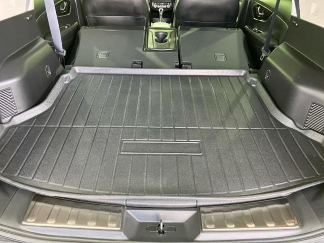 エクストレイル ４ＷＤ２０Ｘｉ　ＶセレクションエクストリーマーＸ　新品タイヤ／保証書／純正　９インチ　ＳＤナビ／インテリジェントルームミラー／衝突安全装置／シートヒーター　全席／全方位モニター／車線逸脱防止支援システム／シート　合皮／プロパイロット／電動バックドア（19枚目）