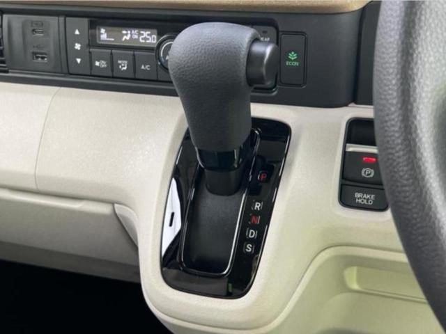 Ｎ－ＢＯＸ ヒョウジュン　保証書／純正　８インチ　ナビ／ホンダセンシング／電動スライドドア／シートヒーター　前席／車線逸脱防止支援システム／パーキングアシスト　バックガイド／登録済未使用車／ヘッドランプ　ＬＥＤ　バックカメラ（18枚目）
