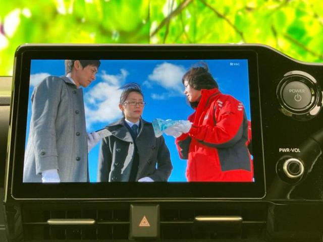 ヴォクシー ハイブリッドＳ－Ｚ　モデリスタエアロ／保証書／ディスプレイオーディオ＋ナビ１０．５インチ／トヨタセーフティセンス／両側電動スライドドア／シートヒーター　前席／パノラミックビューモニター／車線逸脱防止支援システム　ＥＴＣ（12枚目）