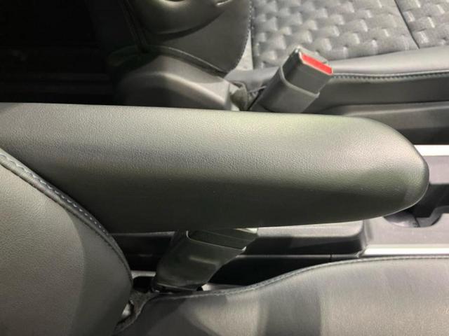 ヴォクシー ハイブリッドＳ－Ｚ　モデリスタエアロ／保証書／ディスプレイオーディオ＋ナビ１０．５インチ／トヨタセーフティセンス／両側電動スライドドア／シートヒーター　前席／パノラミックビューモニター／車線逸脱防止支援システム　ＥＴＣ（30枚目）