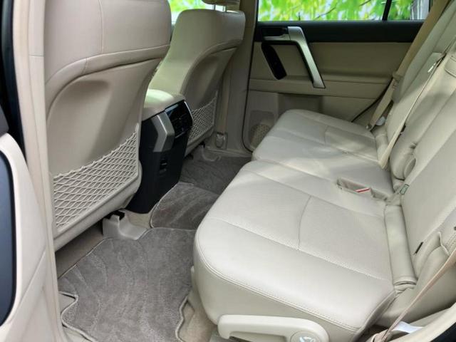 ランドクルーザープラド 4WD TX Lパッケージマットブラックエディション サンルーフ/保証書/トヨタセーフティセンス/エアーシート 前席/車線逸脱防止支援システム/シート 合皮/ヘッドランプ LED/ETC/EBD付ABS/横滑り防止装置/クルーズコントロール 電動シート(8枚目)