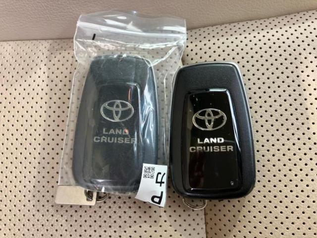 ランドクルーザープラド 4WD TX Lパッケージマットブラックエディション サンルーフ/保証書/トヨタセーフティセンス/エアーシート 前席/車線逸脱防止支援システム/シート 合皮/ヘッドランプ LED/ETC/EBD付ABS/横滑り防止装置/クルーズコントロール 電動シート(41枚目)