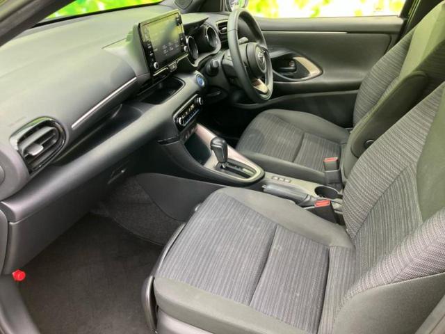 ヤリス ハイブリッドＺ　保証書／ディスプレイオーディオ／衝突安全装置／シートヒーター／車線逸脱防止支援システム／ヘッドランプ　ＬＥＤ／ＥＴＣ／ＥＢＤ付ＡＢＳ／横滑り防止装置／アイドリングストップ／クルーズコントロール（6枚目）