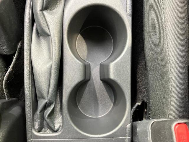 ヤリス ハイブリッドＺ　保証書／ディスプレイオーディオ／衝突安全装置／シートヒーター／車線逸脱防止支援システム／ヘッドランプ　ＬＥＤ／ＥＴＣ／ＥＢＤ付ＡＢＳ／横滑り防止装置／アイドリングストップ／クルーズコントロール（32枚目）