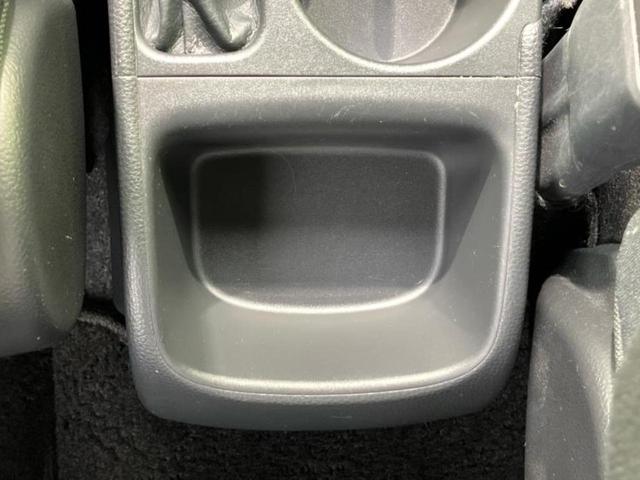 ヤリス ハイブリッドＺ　保証書／ディスプレイオーディオ／衝突安全装置／シートヒーター／車線逸脱防止支援システム／ヘッドランプ　ＬＥＤ／ＥＴＣ／ＥＢＤ付ＡＢＳ／横滑り防止装置／アイドリングストップ／クルーズコントロール（33枚目）