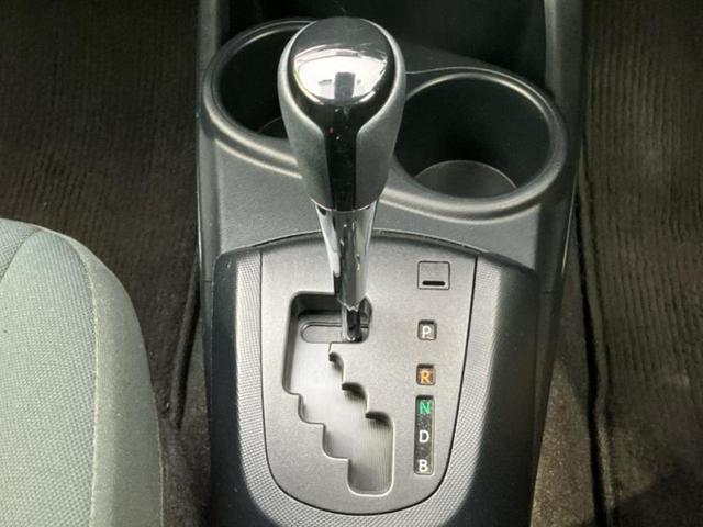 アクア Sスタイルブラック 保証書/純正 SDナビ/衝突安全装置/車線逸脱防止支援システム/ETC/EBD付ABS/横滑り防止装置/アイドリングストップ/フルセグTV/エアバッグ 運転席/エアバッグ 助手席/パワーウインドウ(18枚目)