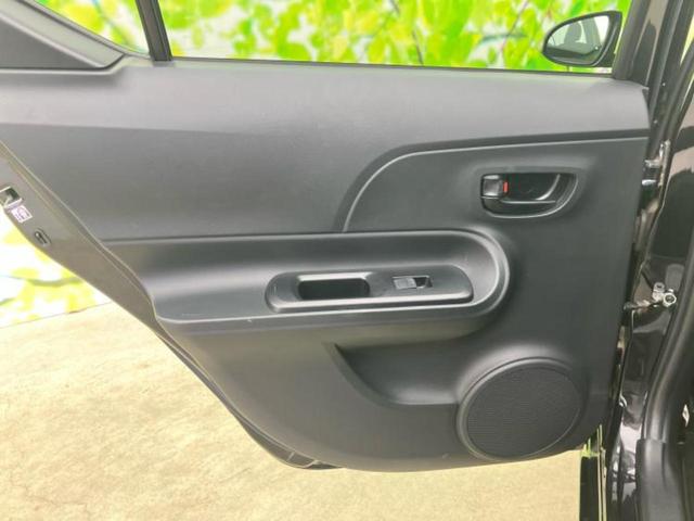 アクア Sスタイルブラック 保証書/純正 SDナビ/衝突安全装置/車線逸脱防止支援システム/ETC/EBD付ABS/横滑り防止装置/アイドリングストップ/フルセグTV/エアバッグ 運転席/エアバッグ 助手席/パワーウインドウ(21枚目)