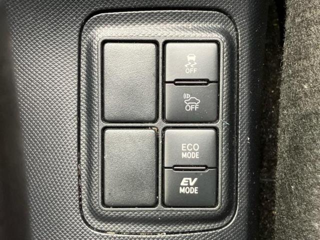 アクア Sスタイルブラック 保証書/純正 SDナビ/衝突安全装置/車線逸脱防止支援システム/ETC/EBD付ABS/横滑り防止装置/アイドリングストップ/フルセグTV/エアバッグ 運転席/エアバッグ 助手席/パワーウインドウ(32枚目)