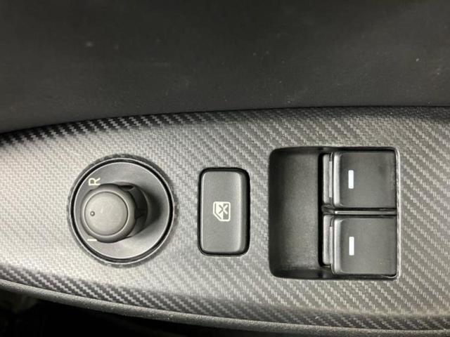 ＷＥＣＡＲＳでは各商談席に大型モニターをご用意しております！見やすい大画面でゆったりと全国の在庫をご覧いただけます！是非ご来店お待ちしております！