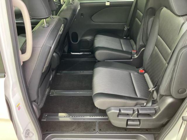 セレナ ｅパワーハイウェイスターＶ　保証書／純正　１０インチ　メモリーナビ／衝突安全装置／両側電動スライドドア／シートヒーター　前席／アラウンドビューモニター／車線逸脱防止支援システム／ドライブレコーダー　社外／ヘッドランプ　ＬＥＤ（8枚目）