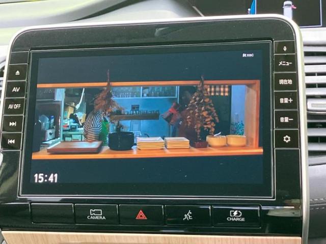 セレナ ｅパワーハイウェイスターＶ　保証書／純正　１０インチ　メモリーナビ／衝突安全装置／両側電動スライドドア／シートヒーター　前席／アラウンドビューモニター／車線逸脱防止支援システム／ドライブレコーダー　社外／ヘッドランプ　ＬＥＤ（13枚目）