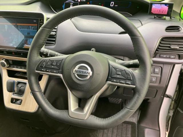 セレナ ｅパワーハイウェイスターＶ　保証書／純正　１０インチ　メモリーナビ／衝突安全装置／両側電動スライドドア／シートヒーター　前席／アラウンドビューモニター／車線逸脱防止支援システム／ドライブレコーダー　社外／ヘッドランプ　ＬＥＤ（16枚目）