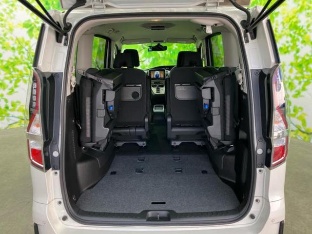 セレナ ｅパワーハイウェイスターＶ　保証書／純正　１０インチ　メモリーナビ／衝突安全装置／両側電動スライドドア／シートヒーター　前席／アラウンドビューモニター／車線逸脱防止支援システム／ドライブレコーダー　社外／ヘッドランプ　ＬＥＤ（21枚目）