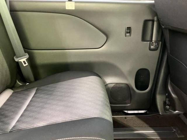 セレナ ｅパワーハイウェイスターＶ　保証書／純正　１０インチ　メモリーナビ／衝突安全装置／両側電動スライドドア／シートヒーター　前席／アラウンドビューモニター／車線逸脱防止支援システム／ドライブレコーダー　社外／ヘッドランプ　ＬＥＤ（23枚目）